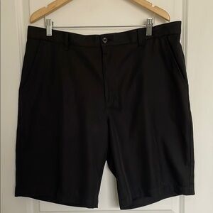 Izod Golf Men’s Flat front Bermuda Shorts Black 38